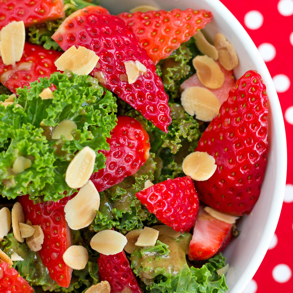 This bright, seasonal salad has leafy greens, powerful antioxidants and healthy fats.